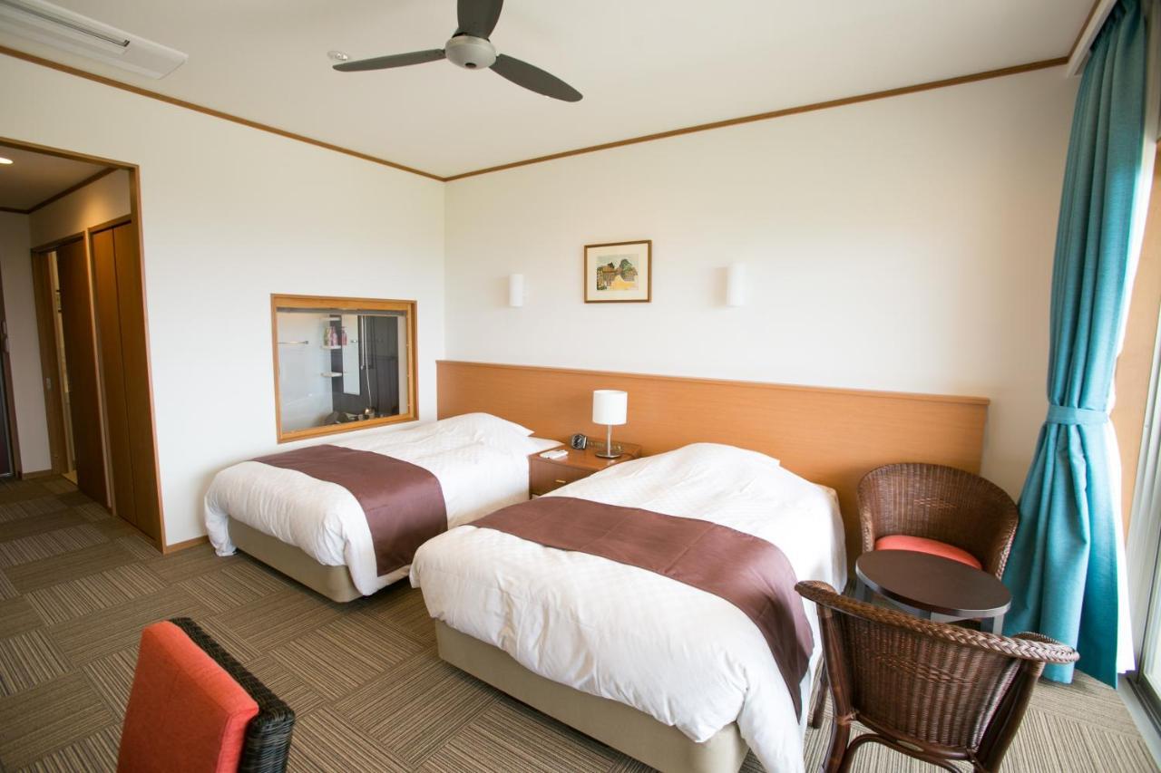 Sakura Resort Hotel Ishigaki Ishigaki  Bagian luar foto